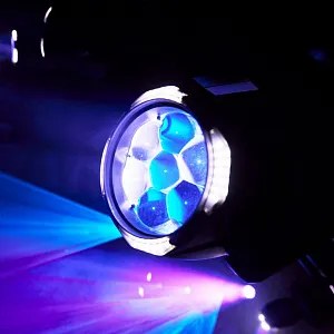 Компактная поворотная голова LED Wash RGBL CAMEO AZOR W2