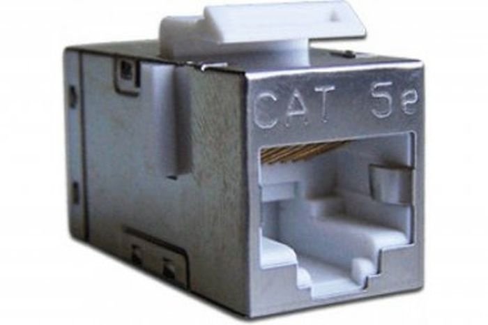 Повторитель портов Lanmaster LAN-KCP45S5E Keystone RJ45 кат.5E стальной